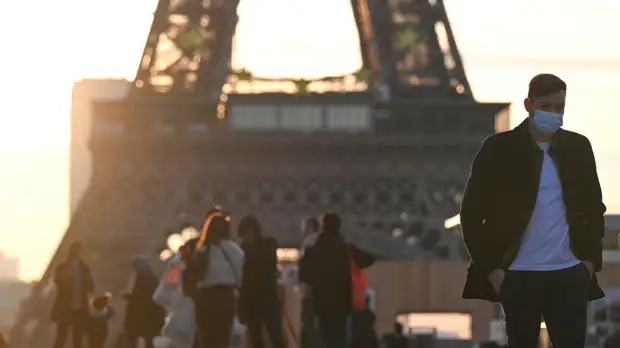 Франция ослабит коронавирусные ограничения в феврале