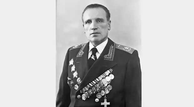 Пил или не пил: что стоит за легендой о любви Черчилля к армянскому коньяку