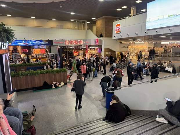 Больше сотни рейсов в Пулково отменены и задержаны из-за атаки БПЛА