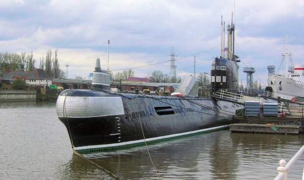 Калининград военная техника, город, достояние, история, памятник, подводная лодка, эстетика