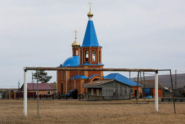 Футбольные ворота в селе Тюльково в Красноярском крае