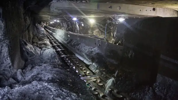 Шахтеров, ранее заблокированных на шахте в Кузбассе, вывели на поверхность