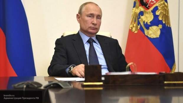 Путин раскритиковал ситуацию с допвыплатами медикам в России Путин раскритиковал ситуацию с допвыплатами медикам в России