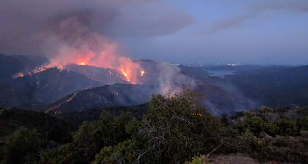 a photo of the 2018 Carr fire from a distance