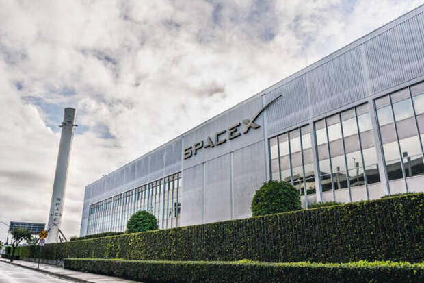 SpaceX и Northrop Grumman объединяются для создания группы разведспутников