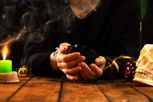 Религиовед Иванишко: в РФ растет поток мигрантов-экстрасенсов и колдунов