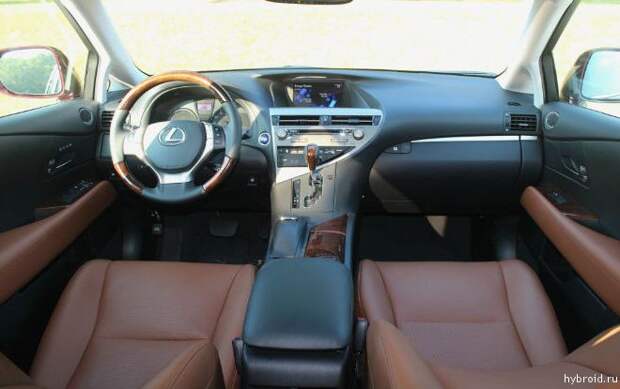 Lexus RX 450h вид снутри
