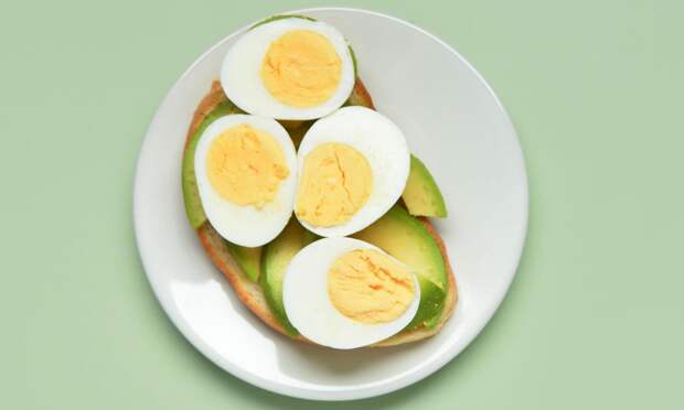Почему нельзя есть вареные яйца на следующий день — объясняет диетолог