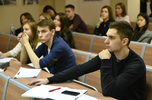 Россиянам пообещали больше исторических лекций, курсов и фильмов