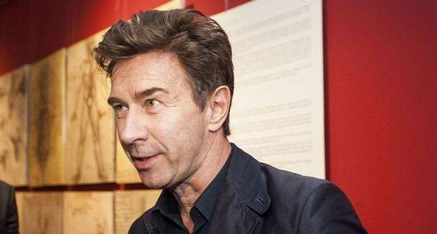 Валерий Сюткин. Стал отцом в 4 раз в 62 года. Работа грузчиком. Бросил жену ради девушки на 17 лет младше. Кто дети музыканта?