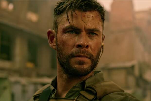 Chris Hemsworth, Extraction | Photo Credits: Netflix