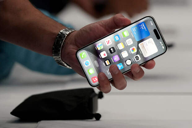 "Палач": iPhone 15 Pro подешевел в России до  86 тысяч рублей