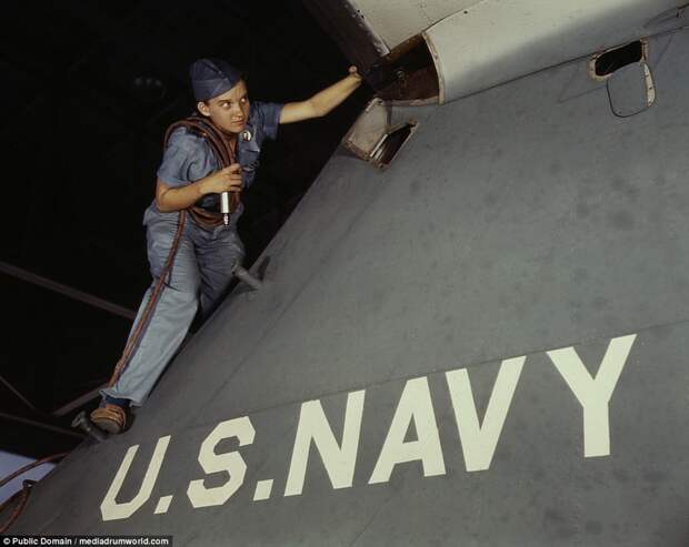 Lorena Craig is a cowler under civil service at the Naval Air Base, Corpus Christi, Texas