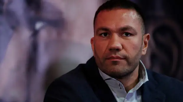 Болгарского боксёра временно лишили лицензии в США из-за поцелуя журналистки