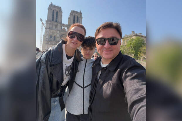 Актер Максим Лагашкин показал редкое фото с женой и сыном