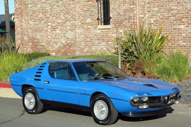 Редкое купе Alfa Romeo Montreal выставили на продажу (74 фото)