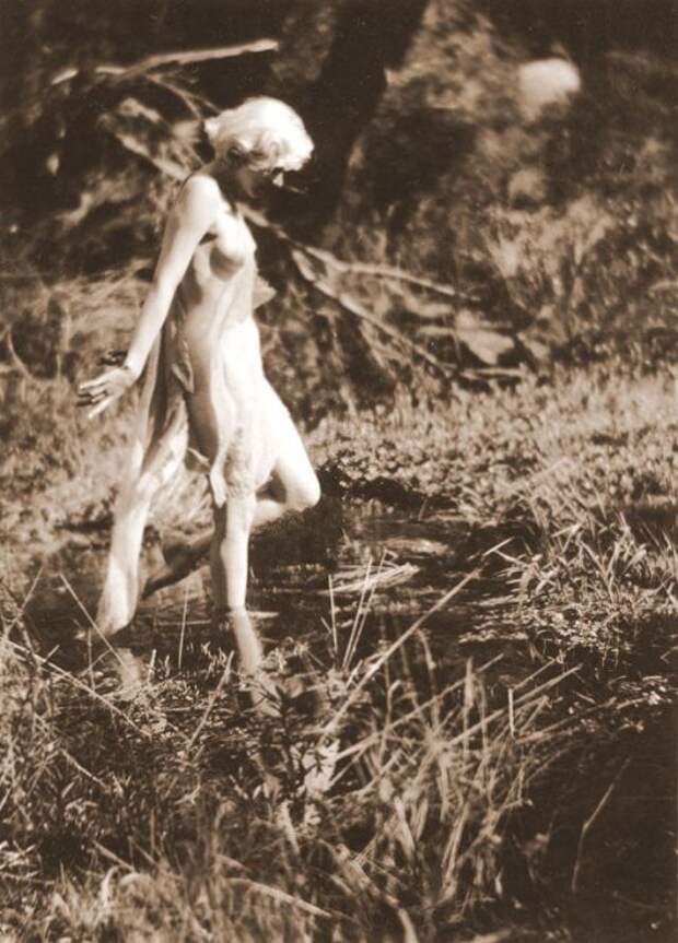 Jean Harlow Taken by Edwin Bower Hesser, 1929 (15).jpg Jean Harlow Taken by Edwin Bower Hesser, 1929 (15).jpg