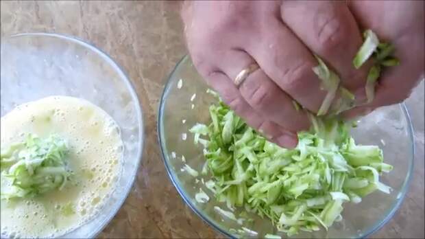 Рулет из кабачка с ветчиной и сыром еда, закуска, ветчина, сыр, вкусно, рецепт, длиннопост, другая кухня, как приготовить кабачки, видео
