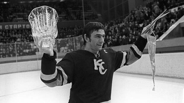 Он переписал историю СССР, а в лихие 90-е продал «Волгу» ради родного клуба! История о легендарном Дмитриеве