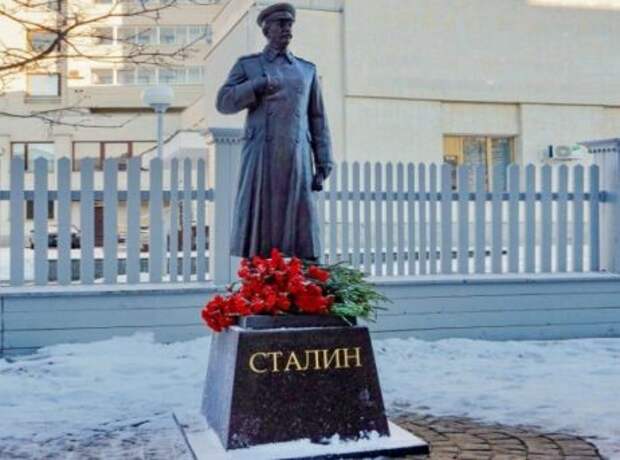 Памятник Сталину в музее Вологодская ссылка