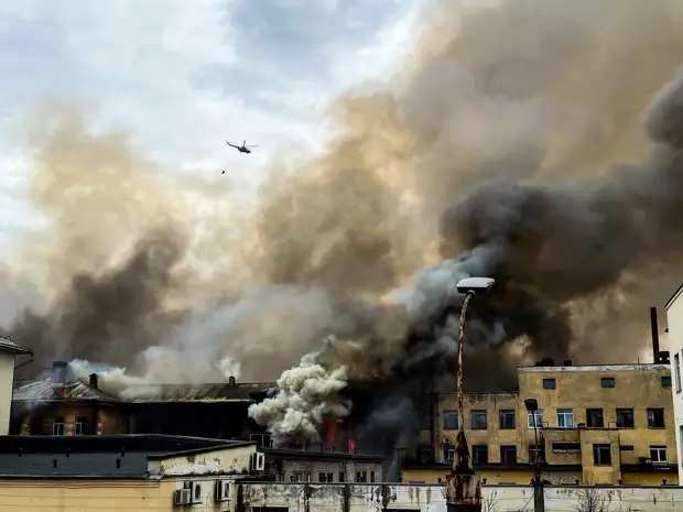 Пострадавшим во время пожара в НИИ ВКО в Твери оказывается медицинская помощь