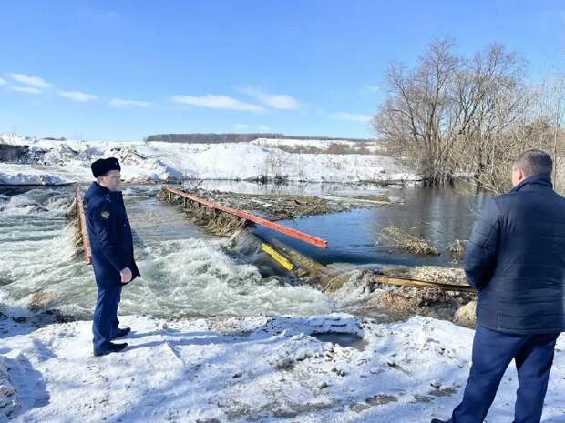 Весеннее половодье отрезало деревню Серебрянь в Михайловском районе от внешнего мира