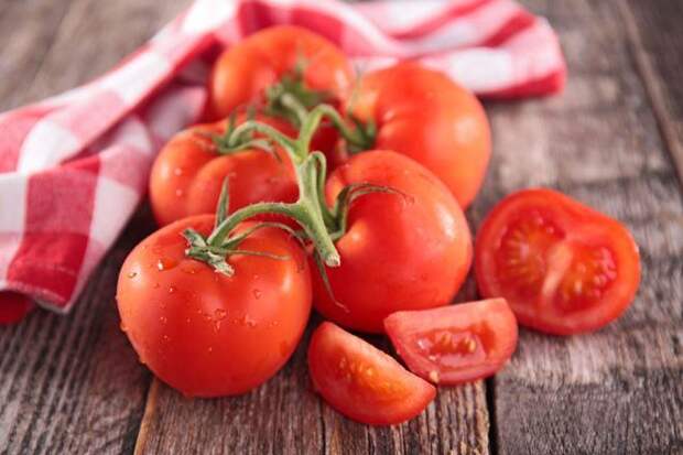 Наиболее богаты ликопином сушеные томаты, теряющие до 90% массы от первоначальной