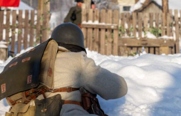 Под Калугой реконструировали бой за освобождение Медыни от фашистов