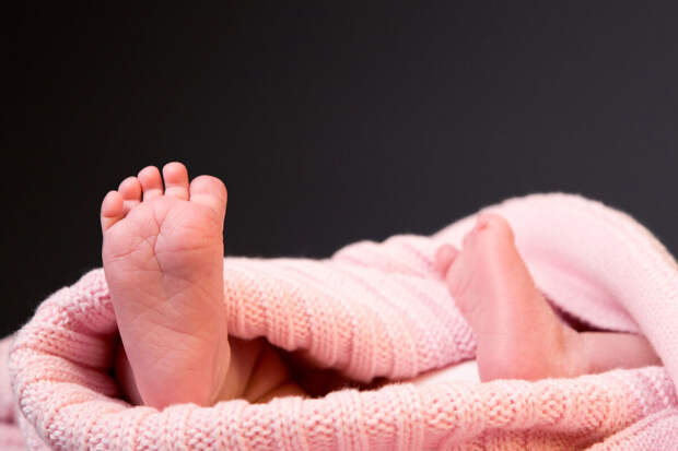 КП: в новокузнецком роддоме, где не спасли детей, принимали роды на полу