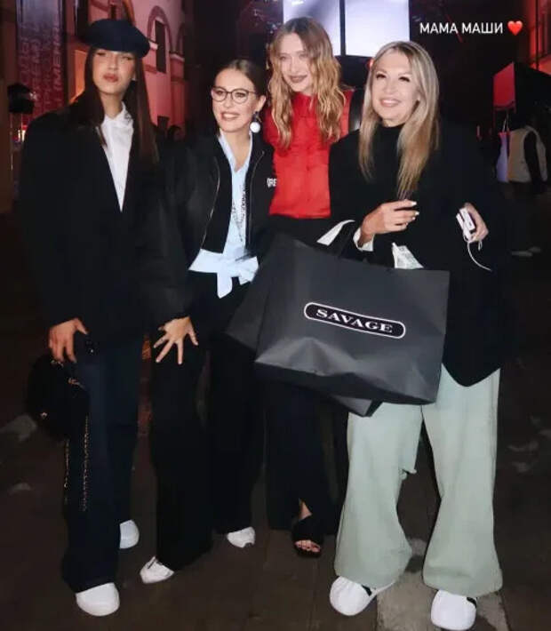 Алексей Жидковский, Ксения Собчак, Мария Миногарова с мамой Антониной