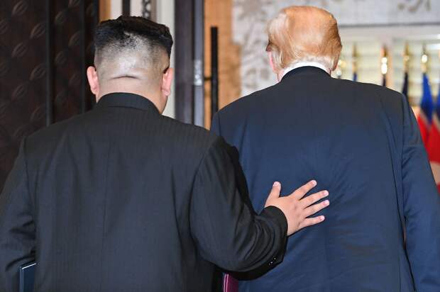 Ким Чен Ын и Трамп на переговорах в Сингапуре, 12.06.18.png