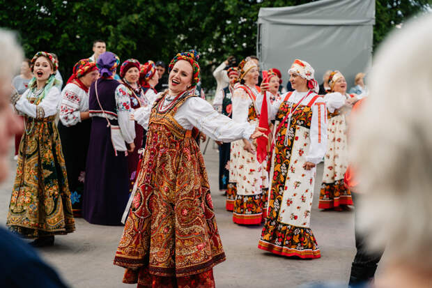 Гуляй, Тверская область: Надежда Бабкина привезла масштабный фестиваль-марафон "Песни России"