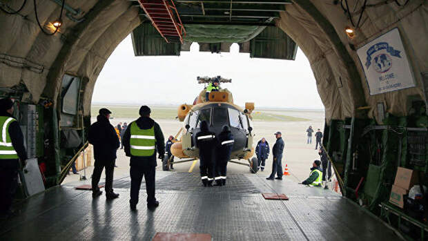 Погрузка вертолета Ми-17В-5