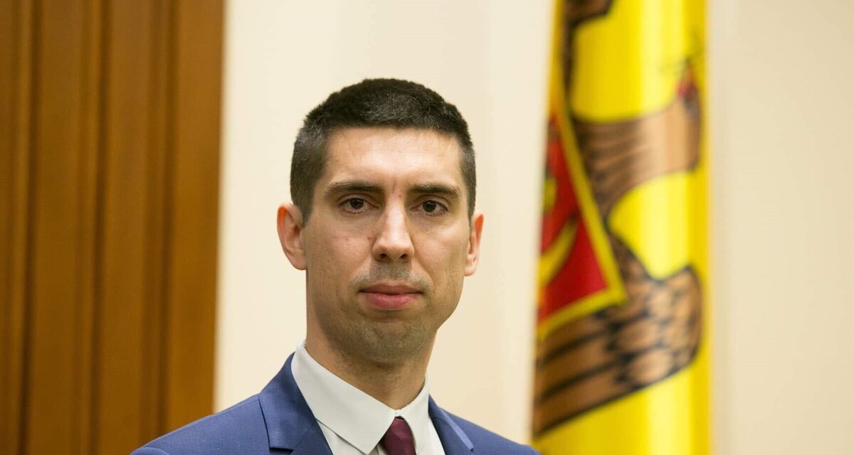 Первый молдавский министр иностранных дел Михай Попшой работает уже неделю.
