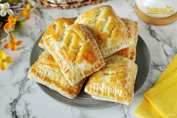 Слойки к чаю с шоколадной начинкой