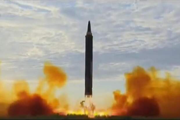 Северная Корея  выпустила баллистические ракеты в сторону Японского моря