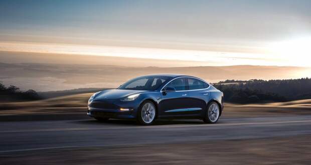Илон Маск раскрыл характеристики двухмоторной Tesla Model 3
