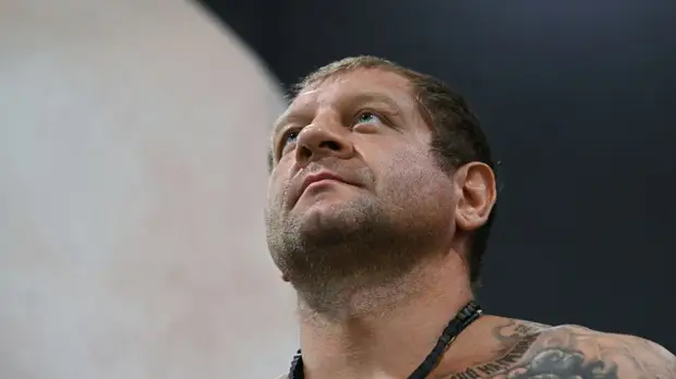 Александр Емельяненко оказался на 38 кг тяжелее блогера Тарасова перед их боем