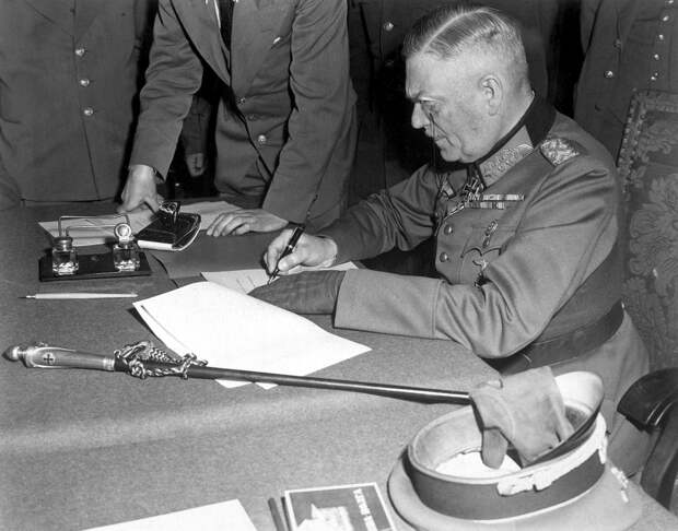 1280px-Wilhelm_Keitel_Kapitulation.jpg