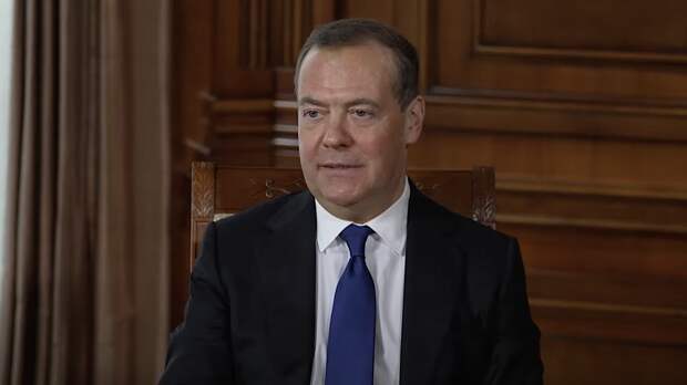 Медведев предупредил Польшу о риске мировой войны из-за удара США