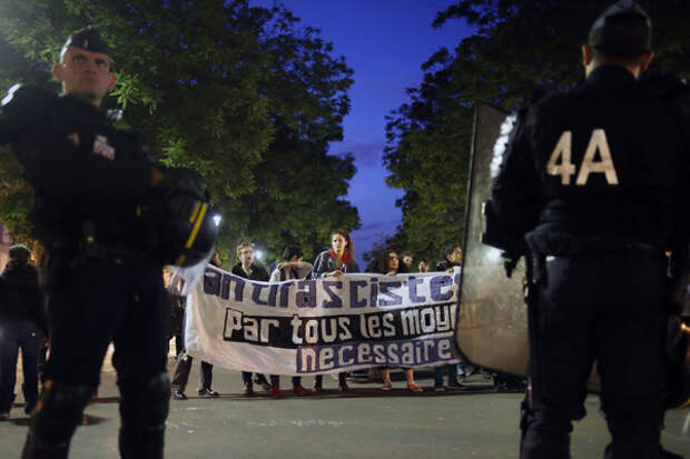 Акция протеста против «Национального фронта» в Париже, 25 мая 2014 года. Фото: EPA /  ИТАР-ТАСС