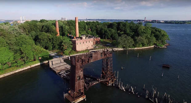 https://untappedcities-wpengine.netdna-ssl.com/wp-content/uploads/2016/07/North-Brother-Island-Drone-Video-Abandoned-NYC.jpg