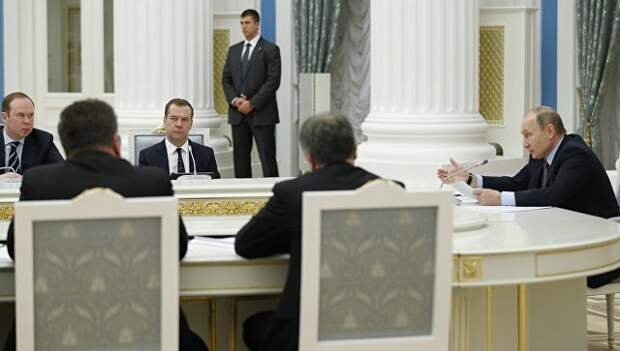 Президент РФ Владимир Путин во время заседания Совета при президенте РФ по стратегическому развитию и приоритетным проектам. 25 ноября 2016