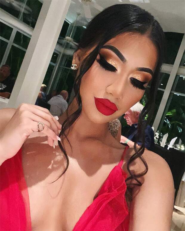 Новогодние кудри и локоны 2020 фото 22