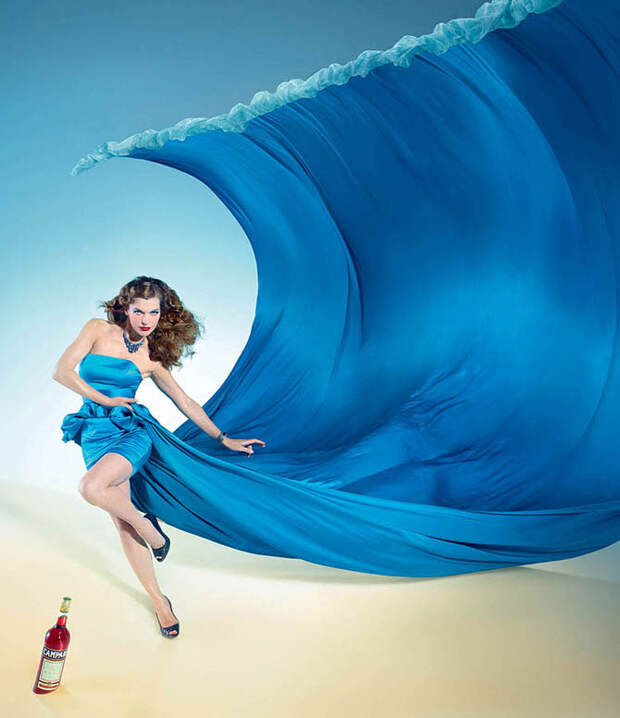 Милла Йовович в календаре Campari 2012