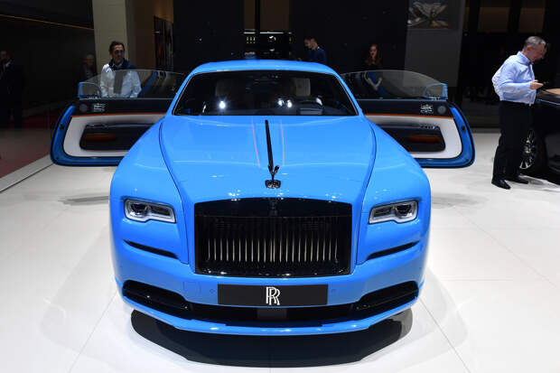 Продажи роскошных машин в России резко взлетели