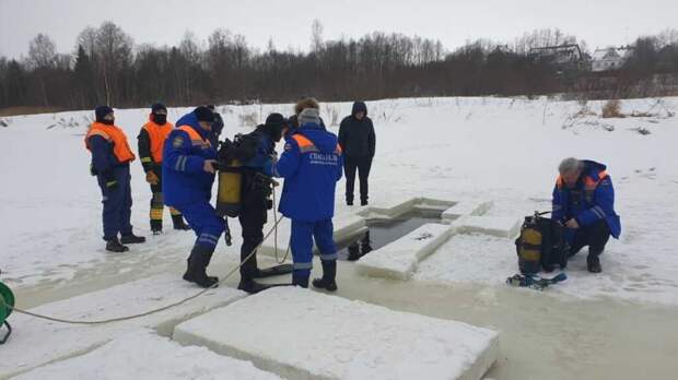 Московские волонтеры-спасатели выехали, чтобы продолжить поиски утонувшей на Крещение женщины