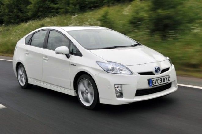 Гибридный Toyota Prius второго поколения. | Фото: readcars.co. Гибридный Toyota Prius второго поколения Фото readcarsco