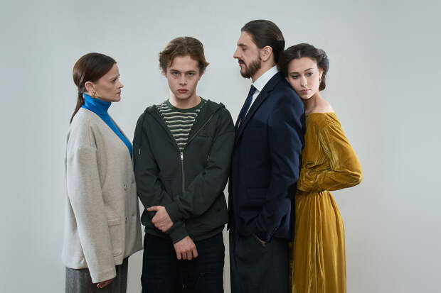 Слева направо: Василина Маковцева, Леон Кемстач, Константин Плотников, Полина Зиновьева