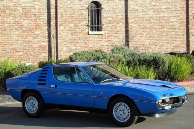 Редкое купе Alfa Romeo Montreal выставили на продажу (74 фото)